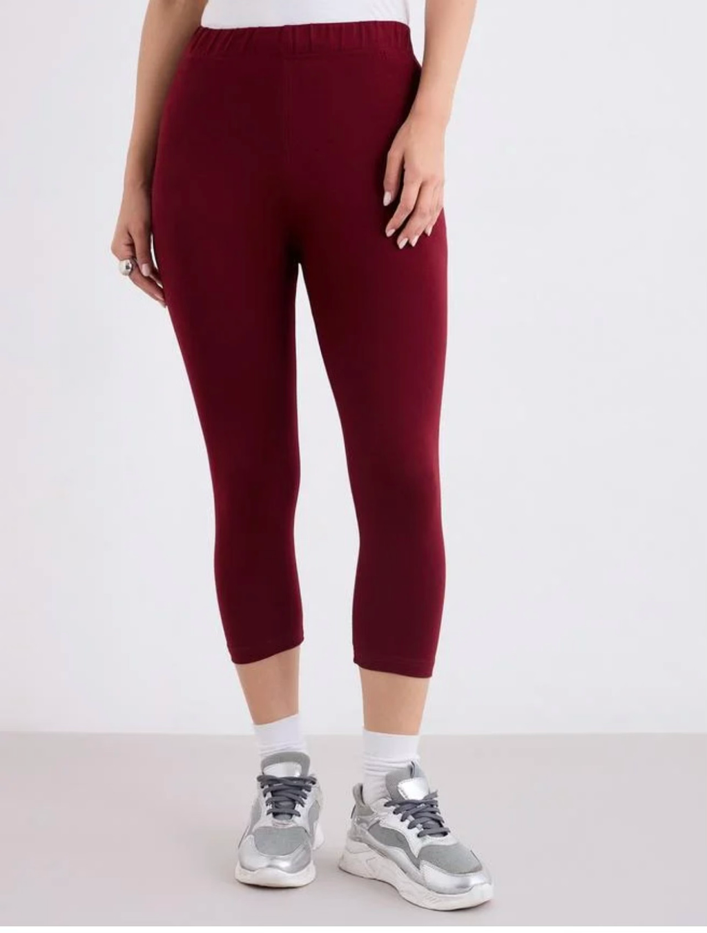 Women Burgundy Capri Leggings